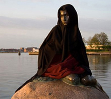 Little_Mermaid_statue_muslim_220.jpg