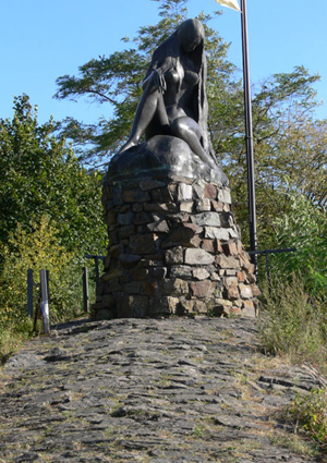 Lorelei_Statue_by_Stefan_Schwab_crop300.jpg