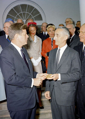 cousteau7_crop342.jpg